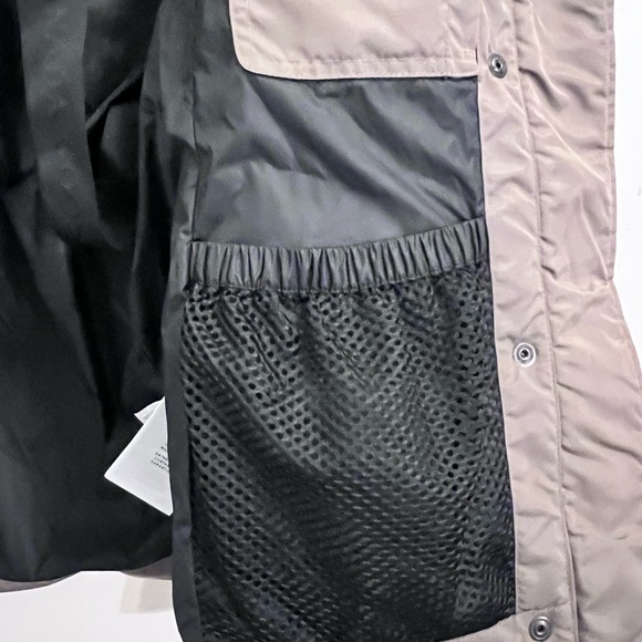 Canada Goose
McKenna Jacket - Picture 9 of 13